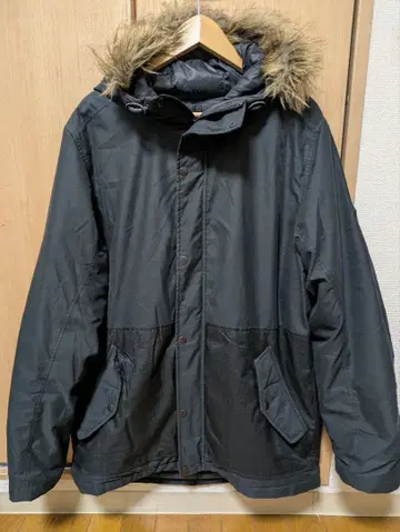 Burton 버튼 블랙 다운 자켓 사이즈 L 퍼 포함