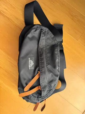 GREGORY 테일메이트 S 바디백 그레고리