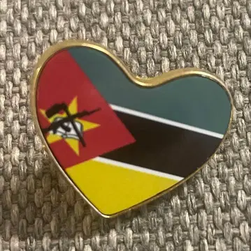오사카 간사이 만박 모잠비크 핀 배지 하트