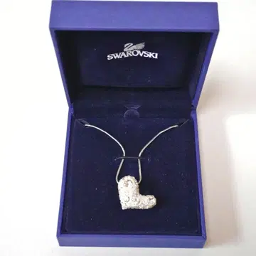 스와로브스키 화이트 하트 펜던트