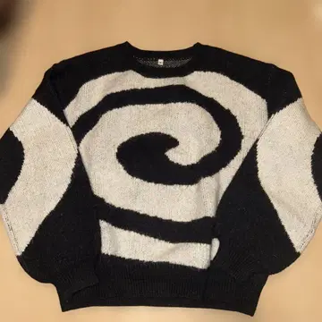 두꺼운 원단 니트 스파이럴 무늬 M 사이즈 펑크 y2k