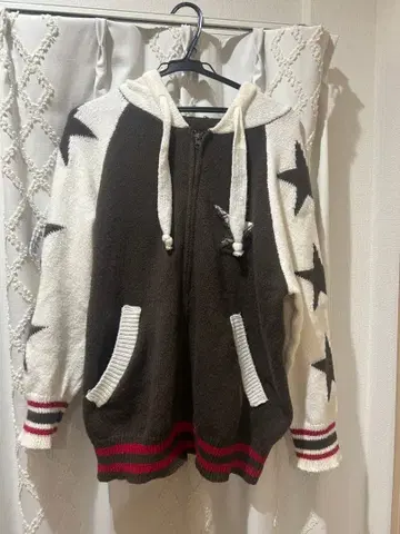 플리스 별 패턴 후드 부착 후드티