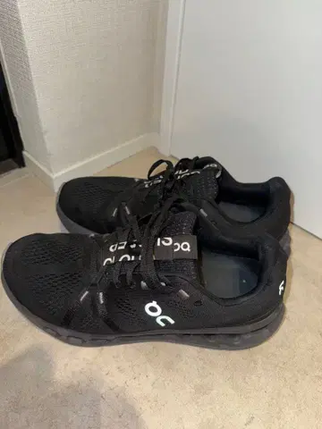 On Cloudstratus 블랙 러닝