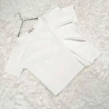 [ 자유구 ] (38) 비대칭 반팔 티셔츠 프릴 깔끔한 화이트