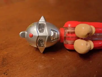 울트라맨 볼펜 빨간색