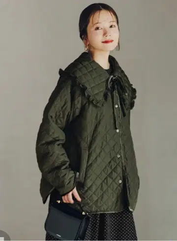 카라 부착 퀼팅 자켓 titivate