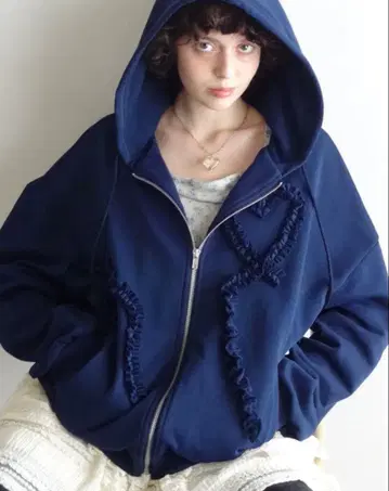 idem 이뎀 heart frill hoodie