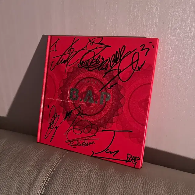 B.A.P 미니앨범 1집 멤버전원 친필싸인 CD