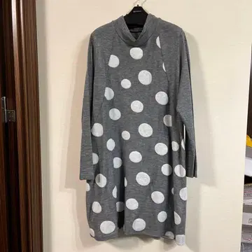 도트 무늬 그레이 긴팔 튜닉