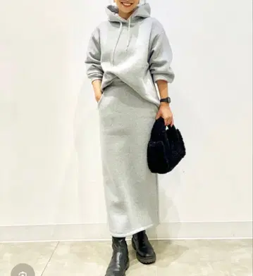 GU 헤비 웨이트 맨투맨 스커트 셋업