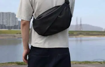 claro 블랙 슬링백