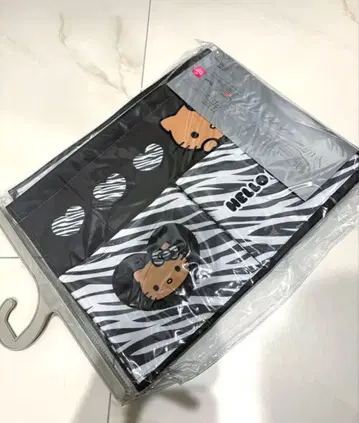 일광화상 키티 월 포켓 제브라 패턴 새상품 아베일