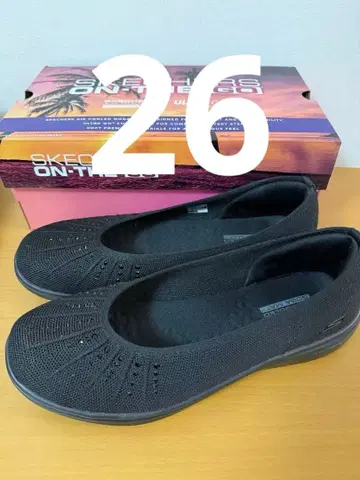 SKECHERS ON THE GO 블랙 슬립온 26