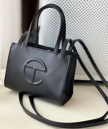Telfar 블랙 토트백