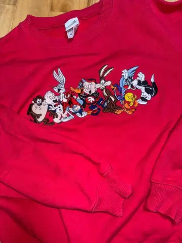 트위티 자수 빨간색 M 맨투맨