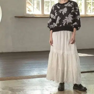 OPAQUE.CLIP 라메 혼방 플라워 자카드 니트 풀오버 네이비