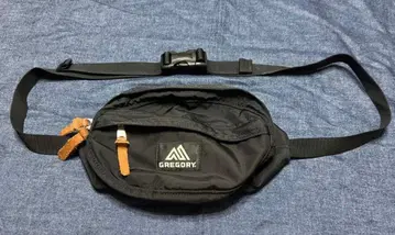 GREGORY 블랙 바디백