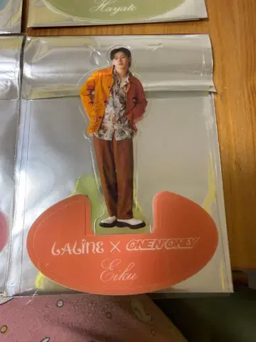 ONE N' ONLY 원엔 EIKU 라린 아크릴 스탠드