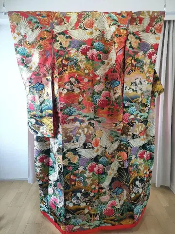 이로 우치카케 학 자수