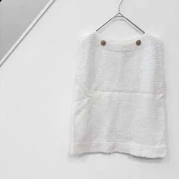 노브랜드 슬리브리스 니트 아이보리 심플 버튼 루즈한 사이즈