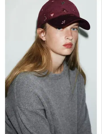 완판템 ZARA 버건디 코듀로이 캡 미사용 새상품