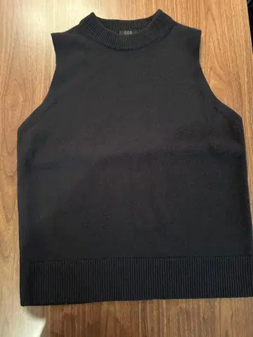 COS 캐시미어 니트 새상품급 M 사이즈