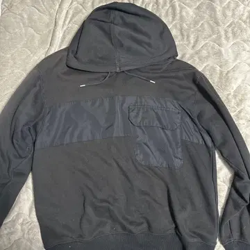 캐주얼 후드티 블랙 프론트 포켓 부착