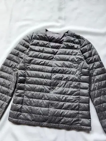 유니클로 울트라 라이트 다운 컴팩트 자켓 그레이