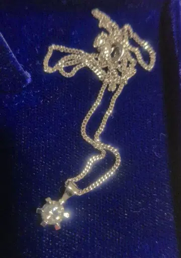 꽃 모양 펜던트 목걸이