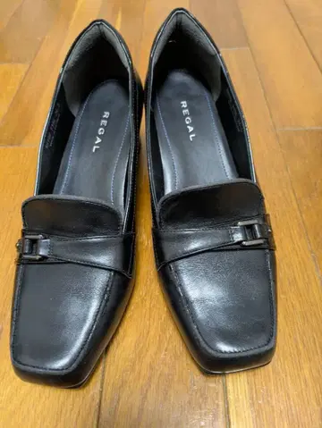 REGAL 블랙 로퍼 중굽