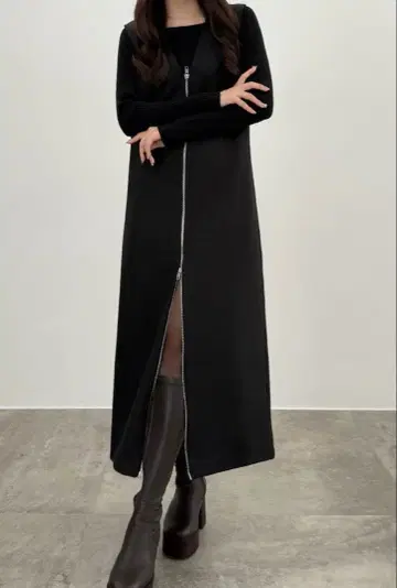 블랙 롱 원피스 프론트 지퍼