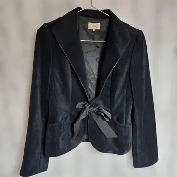 아이스바리 블랙 리본 포함 테일러드 자켓 J-100