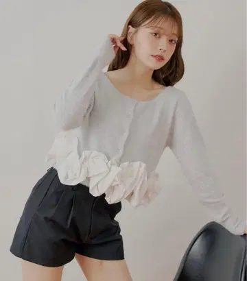 chico 꼬임 프릴 디자인 라메 샤기 가디건