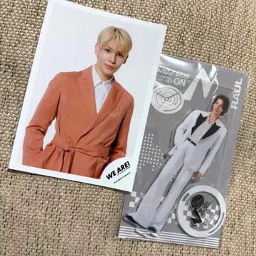 라울 아크릴 스탠드 [ 덤 포함 ]