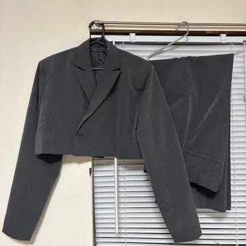 다크 그레이 크롭 자켓 팬츠 셋업