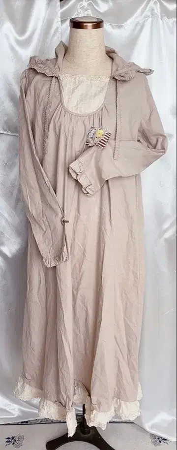 핑크하우스 후드 부착 원피스