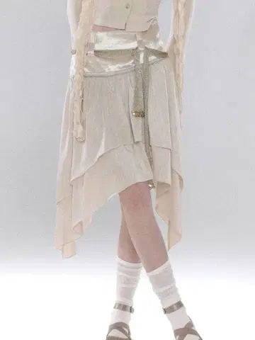 아이보리 비대칭 플레어 스커트 S