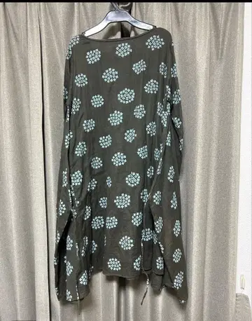 올리브 그린 스카이블루 무늬 긴팔 튜닉