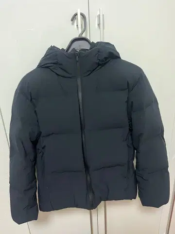 심리스 다운 파카 M 사이즈 유니클로