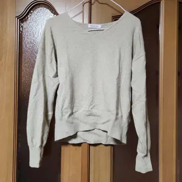 NATURAL BEAUTY BASIC 라이트 그린 긴팔 니트