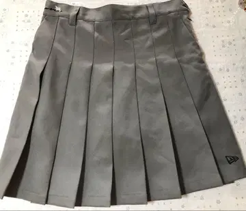 그레이 플리츠 스커트 New Era