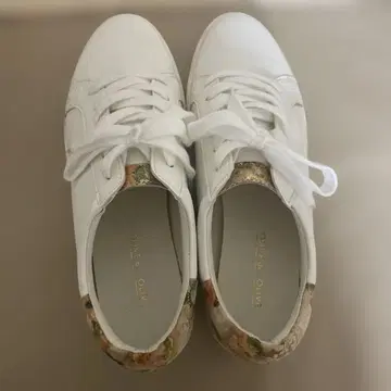 올리브 데 올리브 스니커즈