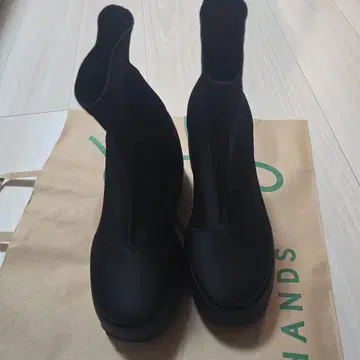 YELLO TOKYO BLACK PLATFORM SHORT BOOTS L