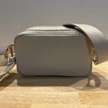 마르코 비안치니 화이트 엠보 가죽 숄더백