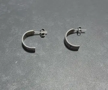 할리우드 런치마켓 귀걸이 양쪽 귀