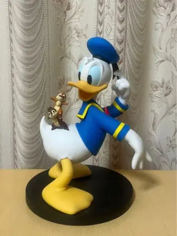 프리미엄 친근한 피규어 디즈니 도널드 덕 칩앤데일