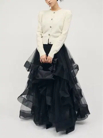 [ 새상품 ] Frene 랜덤 프릴 티어드 볼륨 스커트(블랙)