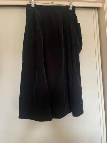 BLANKET 코듀로이 스커트 블랙 HAU