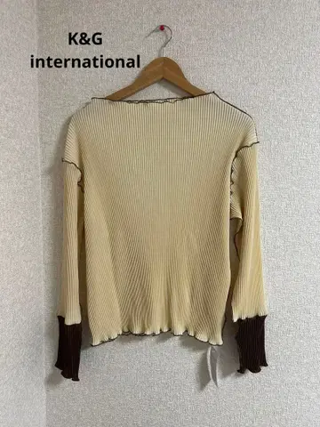 새상품 K&G international 소매 배색 플리츠 상의