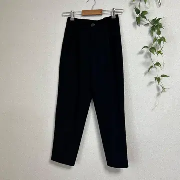 GRL 그레일 S 블랙 턱 테이퍼드 팬츠 하이웨스트